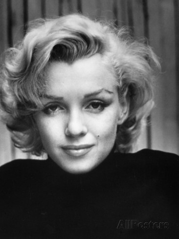 alfred-eisenstaedt-portrait-of-actress-marilyn-monroe-at-home
